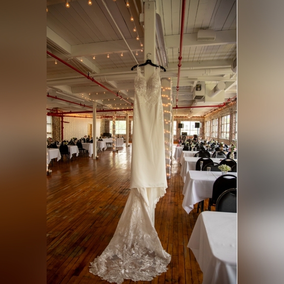 Stella York - Wedding Dress Sz 12 - Picture 4 of 12